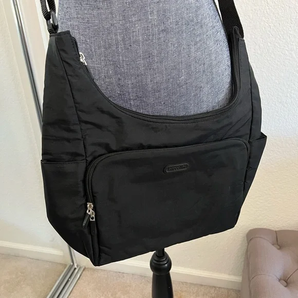 Baggallini Black Nylon Crossbody Bag - Picture 2 of 6